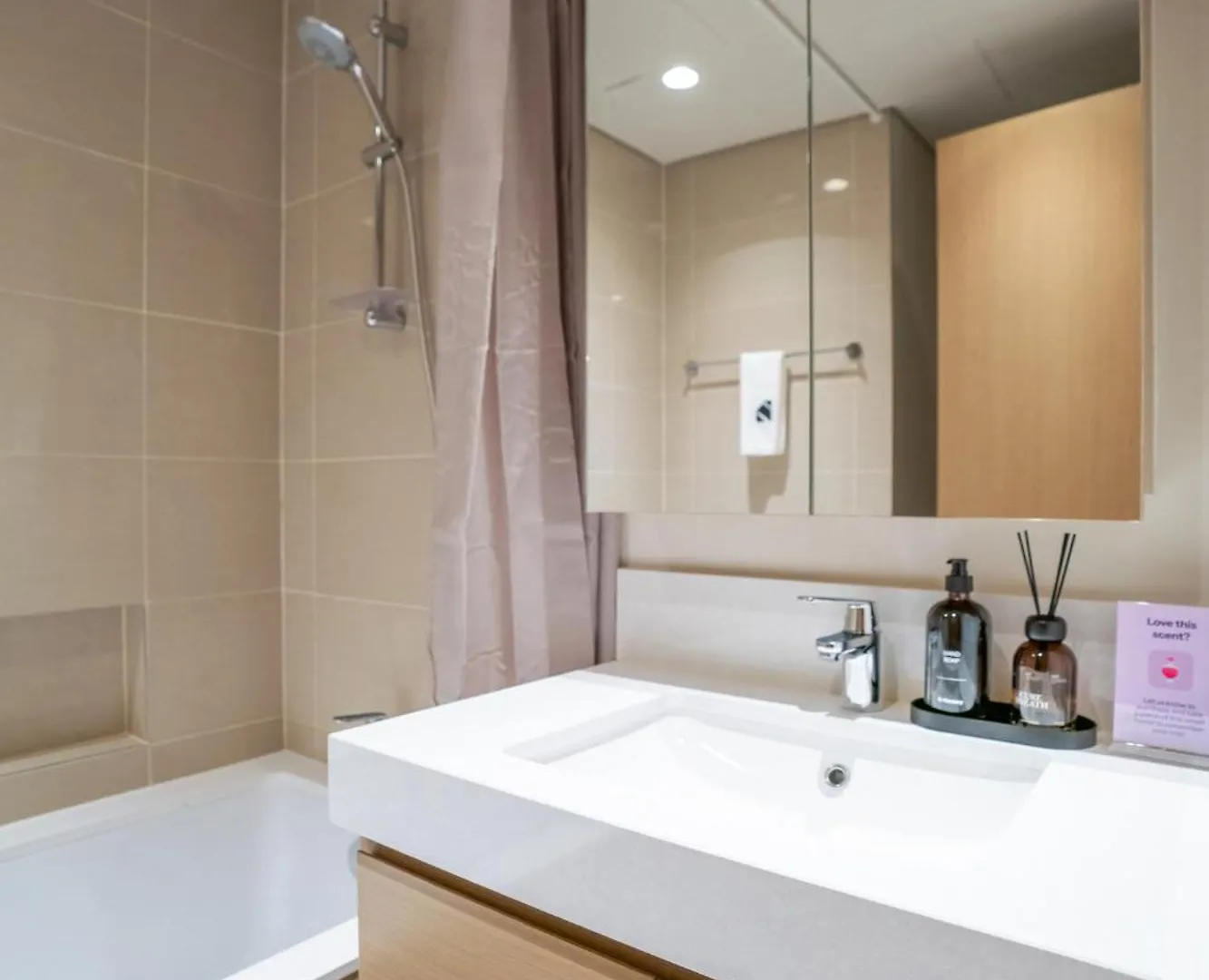 New 1Br In Creek Island With Balcony, Pool & Gym Apartment Dubai